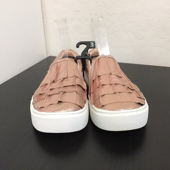 NWT Wonder Nation Girls Casual Ruffle Rose Gold Slip On Sneaker Size 3 - Picture 4 of 7
